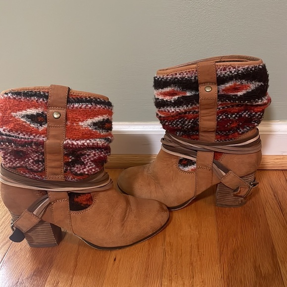 Steve Madden Western Booties - Picture 2 of 7
